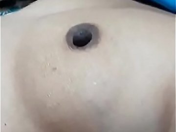 aunty showing boobs