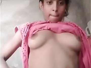 Desi village girl sho w her small boobs